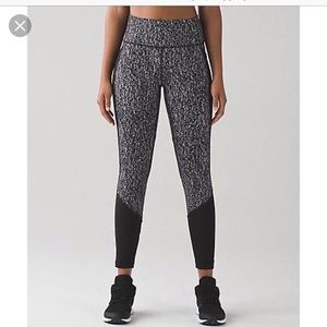 Lululemon high waist leggings size 4 mesh